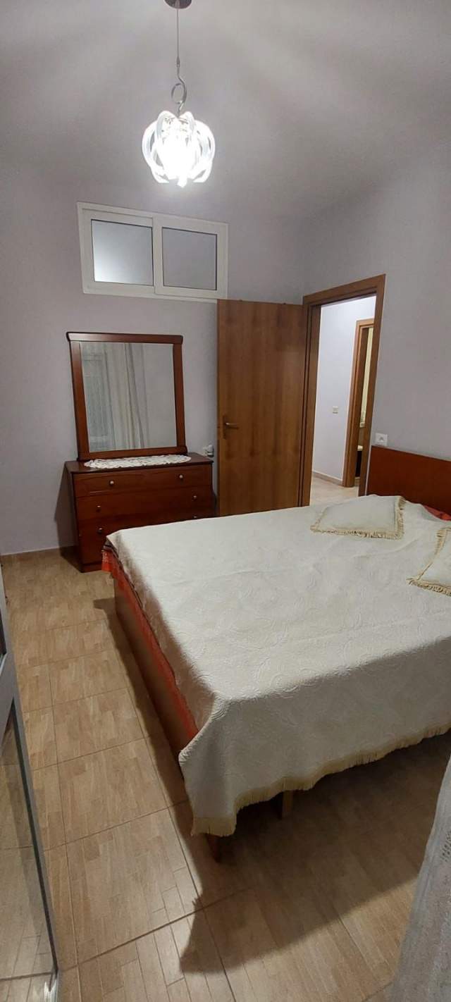 Tirane, jepet me qera apartament 3+1+BLK Kati 5, 100 m² 40.000 Leke (Rruga Besim Alla)