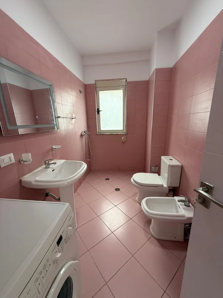 Tirane, shitet apartament 2+1 , 92 m² 175.000 € (Eleonora)
