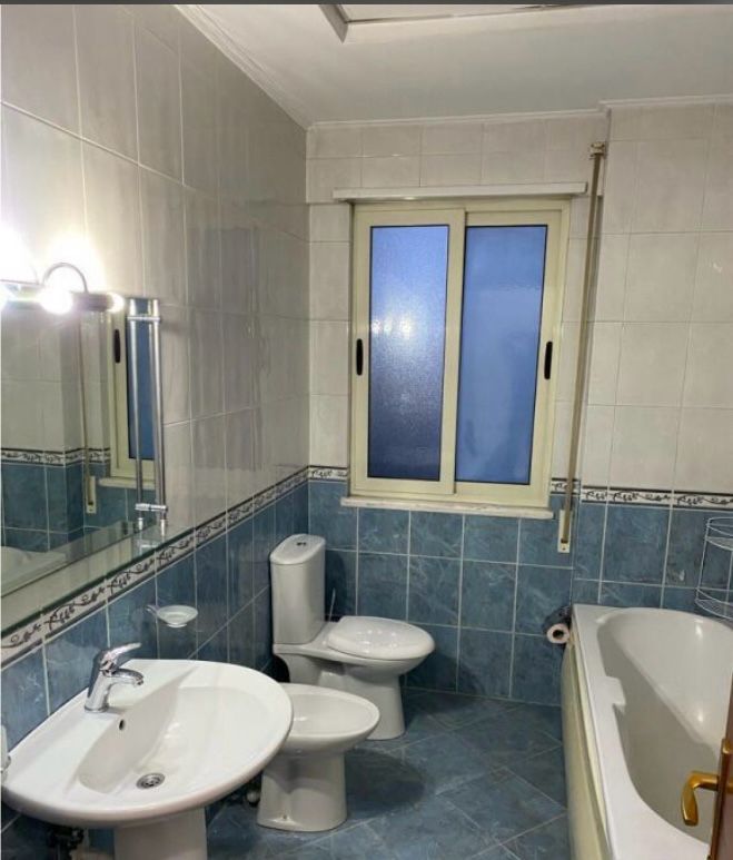 Tirane, jepet me qera apartament 1+1 Kati 8, 75 m² 550 € (don bosko)