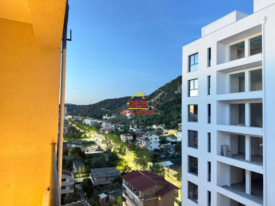 Vlore, shitet garsonier Kati 11, 40 m² 89.500 € (Rruga Reshat Osmani)