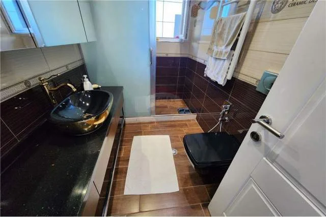 Tirane, jepet me qera apartament duplex 2+1+A+BLK Kati 3, 73 m² 900 Euro (Kopshti Botanik)