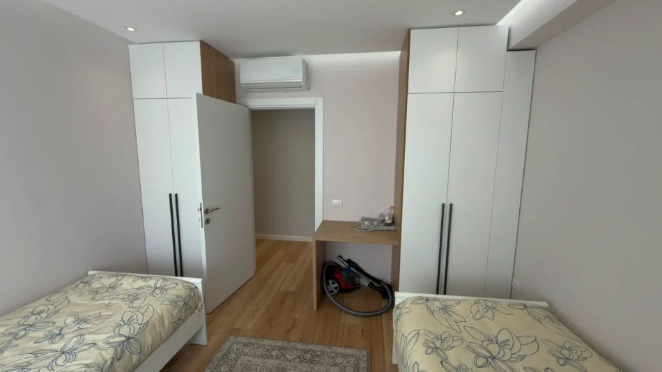 Tirane, jepet me qera apartament 1+1 Kati 4, 88 m² 1.000 € (Kodra e Diellit)