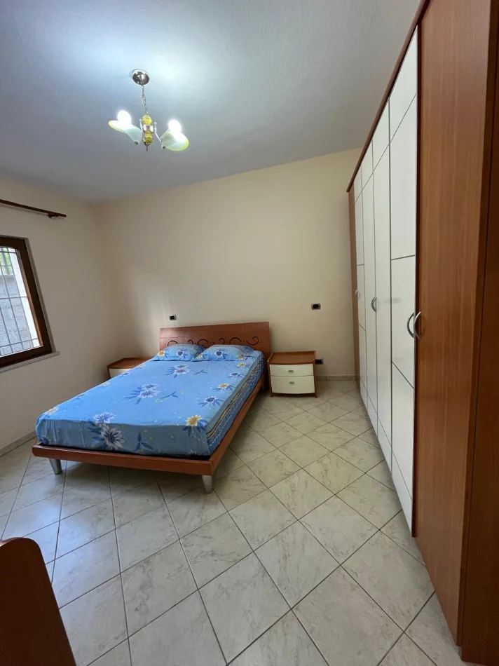Tirane, jepet me qera apartament 2+1+parkim Kati 2, 100 m² 450 € (Kodra e Priftit)