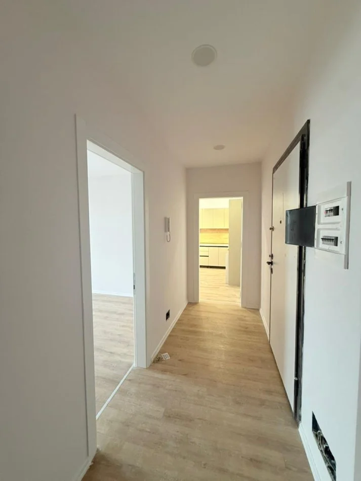 Tirane, shitet apartament 2+1 Kati 5, 89 m² 121.500 € (univers city)