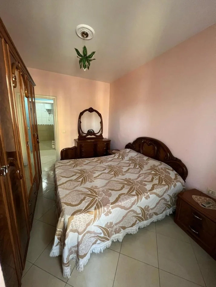 Tirane, jepet me qera apartament 2+1+Ballkon Kati 3, 94 m² 450 € (Perballe Casa Italia 2+1 Per Qera I mobiluar)