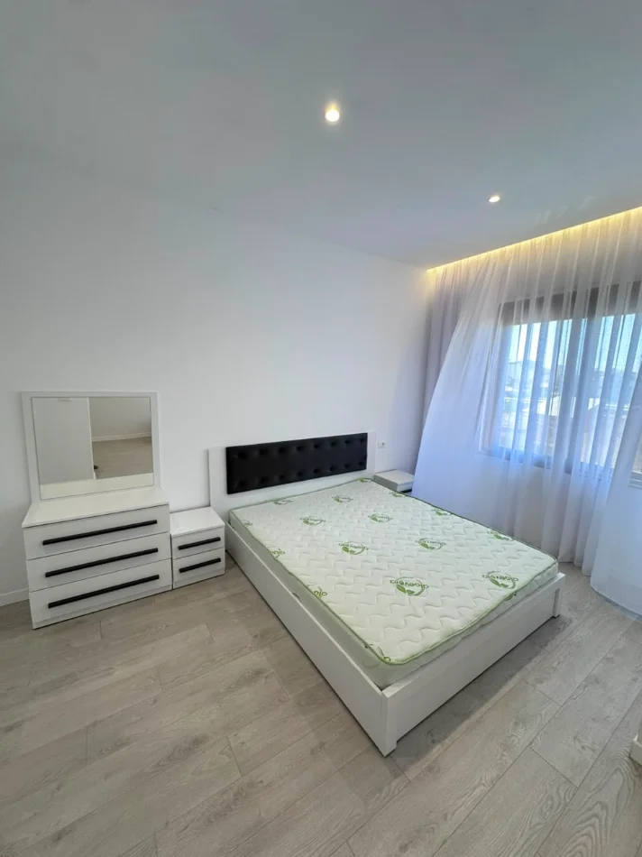 Durres, jepet me qera apartament 3+1 Kati 3, 150 m² 500 € (Shkozet,Durres)