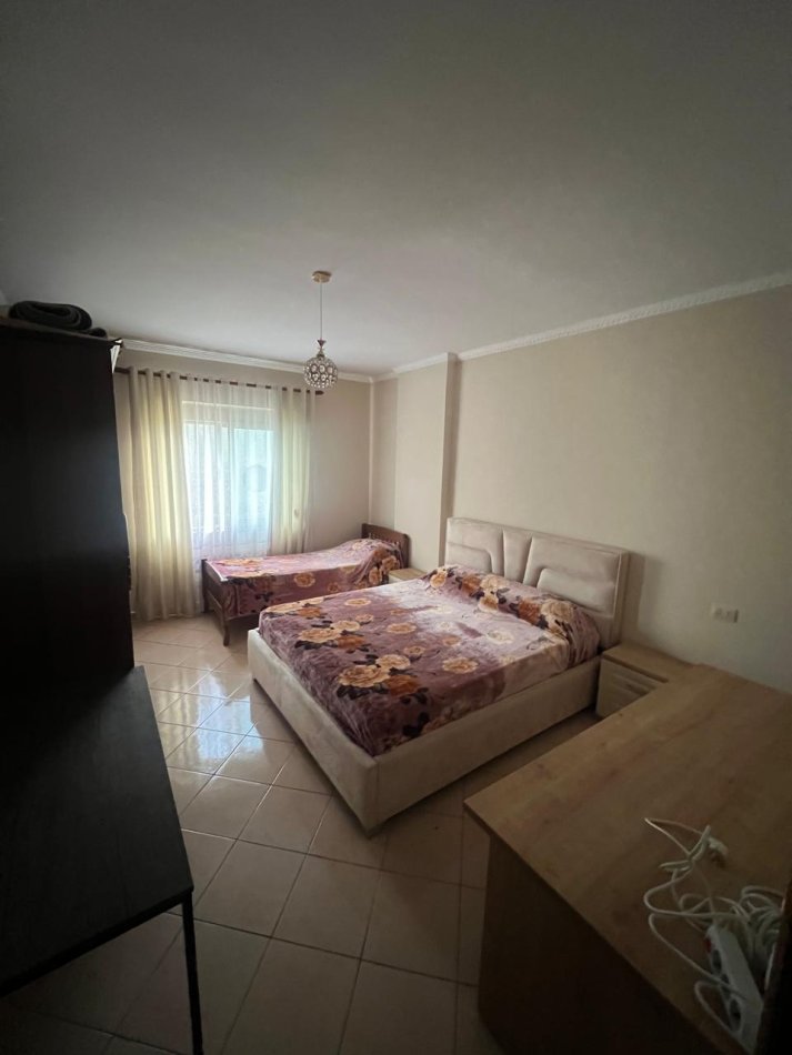 Durres, jepet me qera apartament 1+1 Kati 3, 69 m² 300 € (shkembi kavaja)