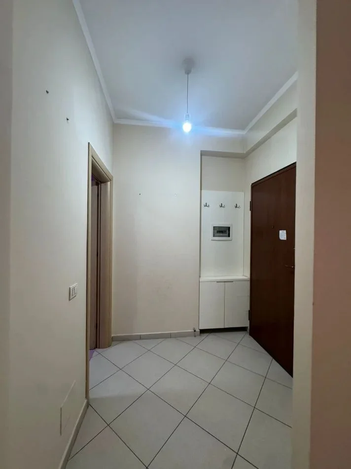 Tirane, shitet apartament 1+1+Ballkon Kati 2, 72 m² 216.000 € (KOMPLEKSI KIKA 2)