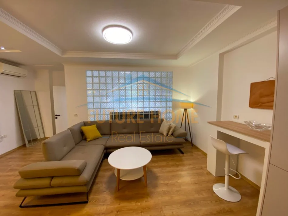 Tirane, shitet apartament 1+1 Kati 1, 75 m² 115.000 € (FRESK)