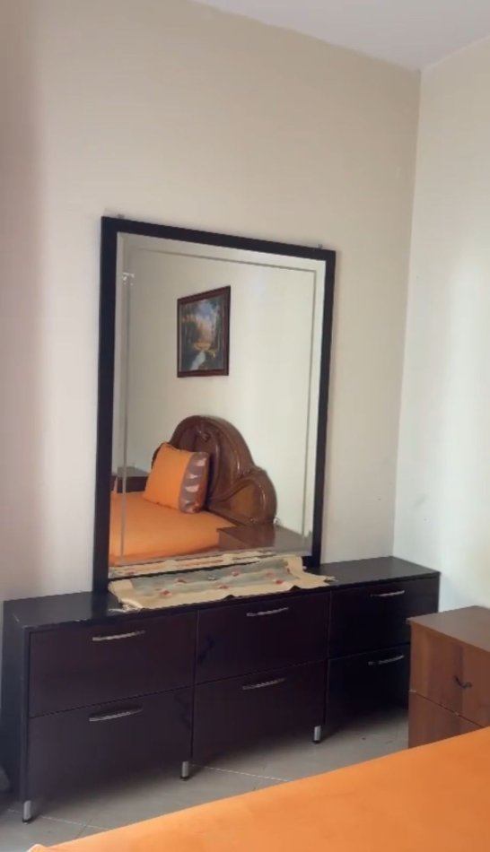 Tirane, jepet me qera apartament 1+1+Ballkon Kati 3, 65 m² 350 € (rruga Bill Klinton)