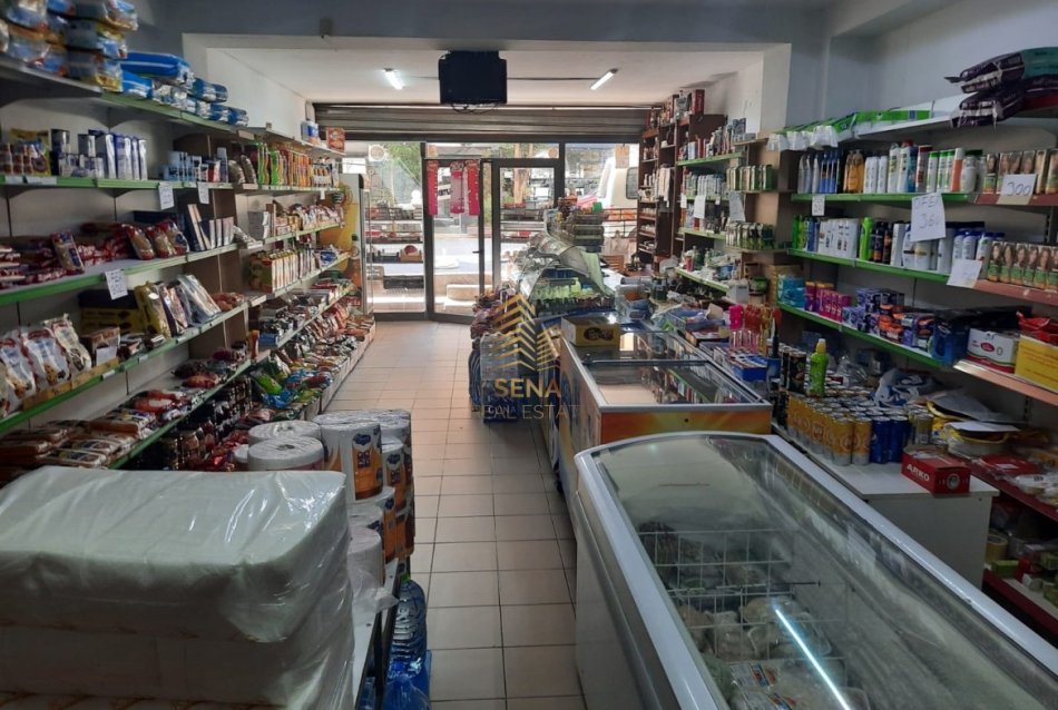 Tirane, jepet me qera ambjent biznesi Kati 0, 80 m² 600 € (Rruga Xhanfize Keko)