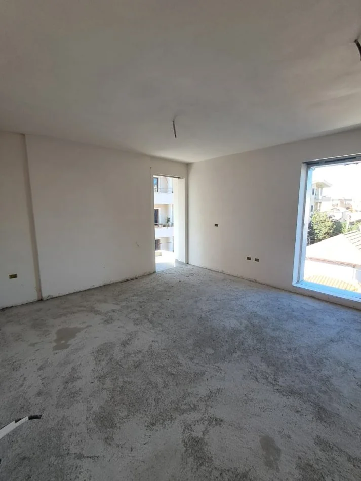 Tirane, shitet apartament 1+1 Kati 2, 75 m² 120.000 € (Xhanfize Keko)