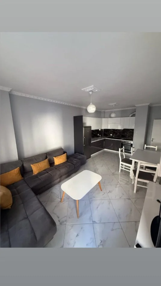 Tirane, jepet me qera apartament 2+1+Ballkon Kati 4, 100 m² 450 € 