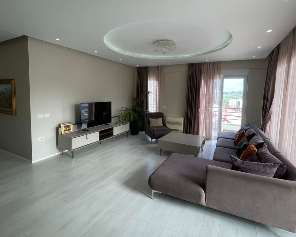 Tirane, jepet me qera apartament 3+1+Aneks+Ballkon Kati 4, 187 m² 1.400 € (liqeni i thate , Kopshti Botanik)