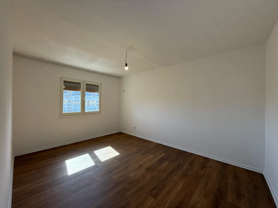 Tirane, shitet apartament 1+1 Kati 5, 58 m² 93.000 € (Kongresi manastirit)