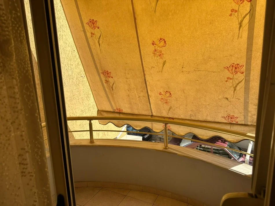 Tirane, jepet me qera apartament 3+1+Ballkon Kati 1, 99 m² 600 € (Fresk, Tiranë)