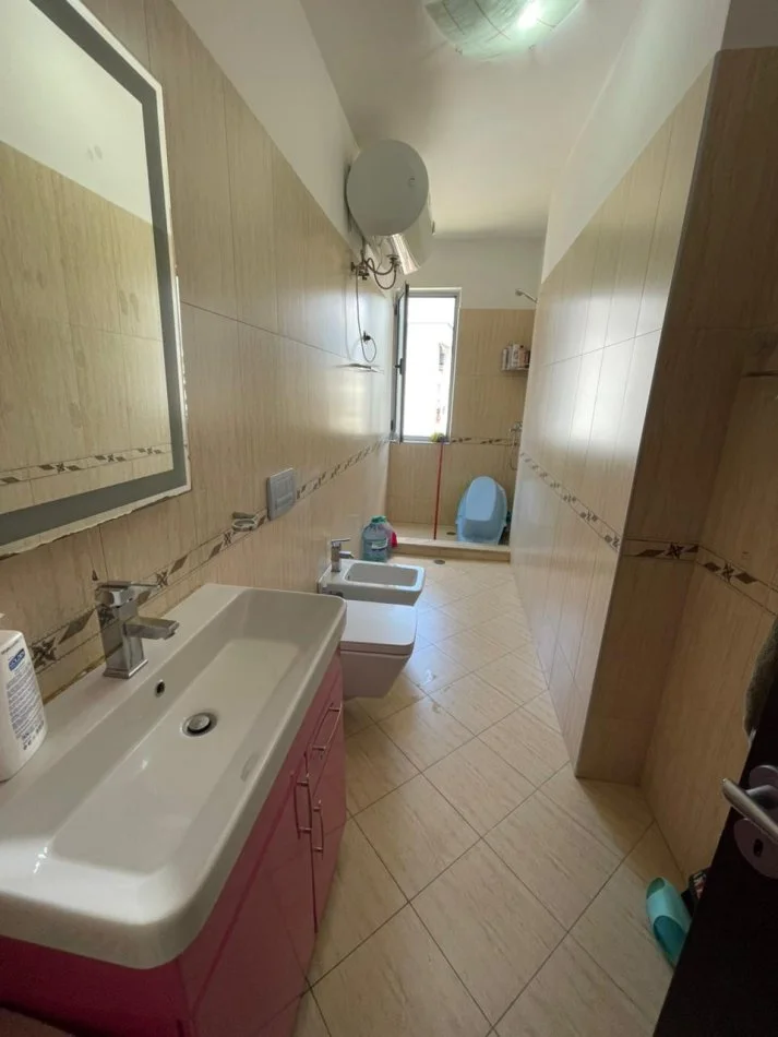 Tirane, shes apartament 1+1+Aneks+Ballkon Kati 7, 76 m² 