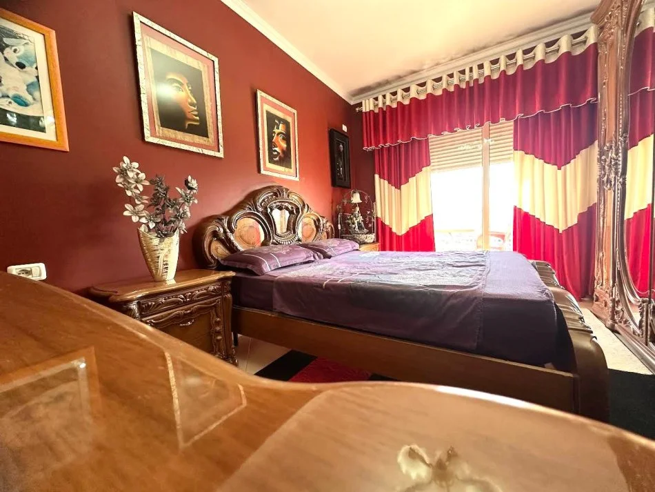 Tirane, shitet apartament 2+1+Ballkon , 97 m² 195.000 € (Rruga “Jordan Misja”)