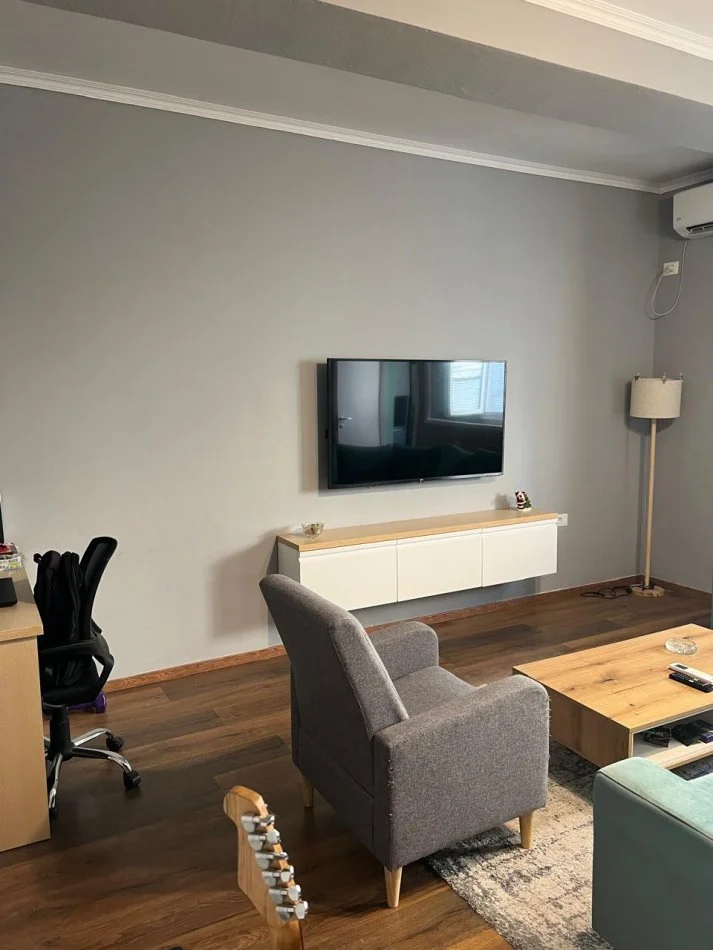 Tirane, shitet Vile 3 Katshe Kati 0, 200 m² 450.000 € (Prane Shkolles se Baletit)