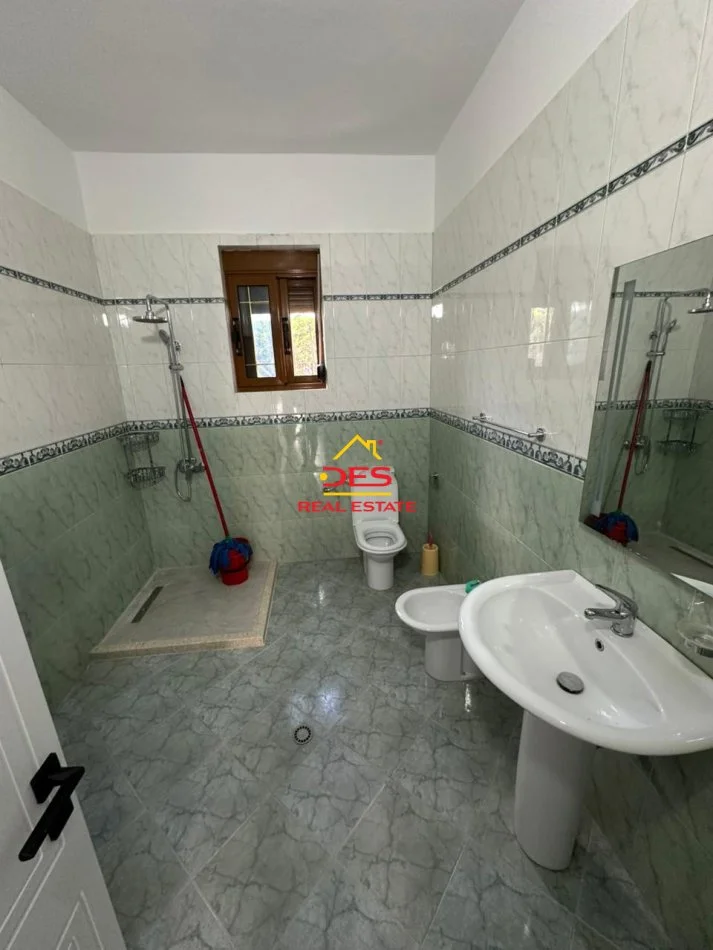 Vlore, shitet shtepi 3+1+Ballkon Kati 0, 121 m² 210.000 € (Rruga Dervish Hekali)