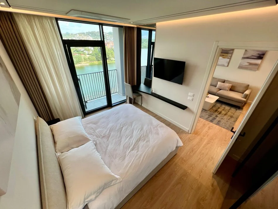 Tirane, jepet me qera apartament 1+1+Aneks+Ballkon Kati 9, 68 m² 1.300 € (LIQENI ARTIFICIAL , LAKE VIEW)