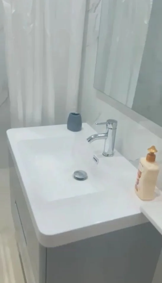 Tirane, jepet me qera apartament 2+1+Ballkon Kati 4, 115 m² 600 € (Zogu i Zi)