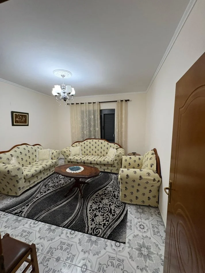 Durres, jepet me qera apartament 3+1+Ballkon Kati 2, 100 m² 320 € (cezma e ferres)