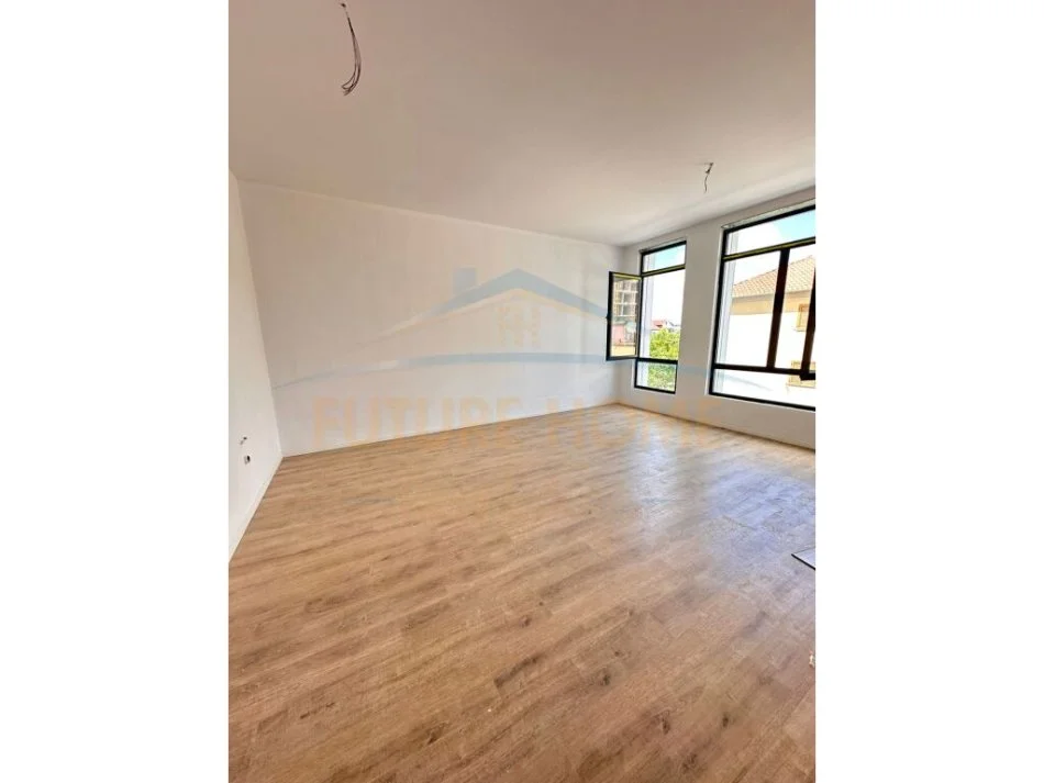 Tirane, shitet apartament 1+1+Ballkon Kati 1, 71 m² 95000€ (Dogana 20)
