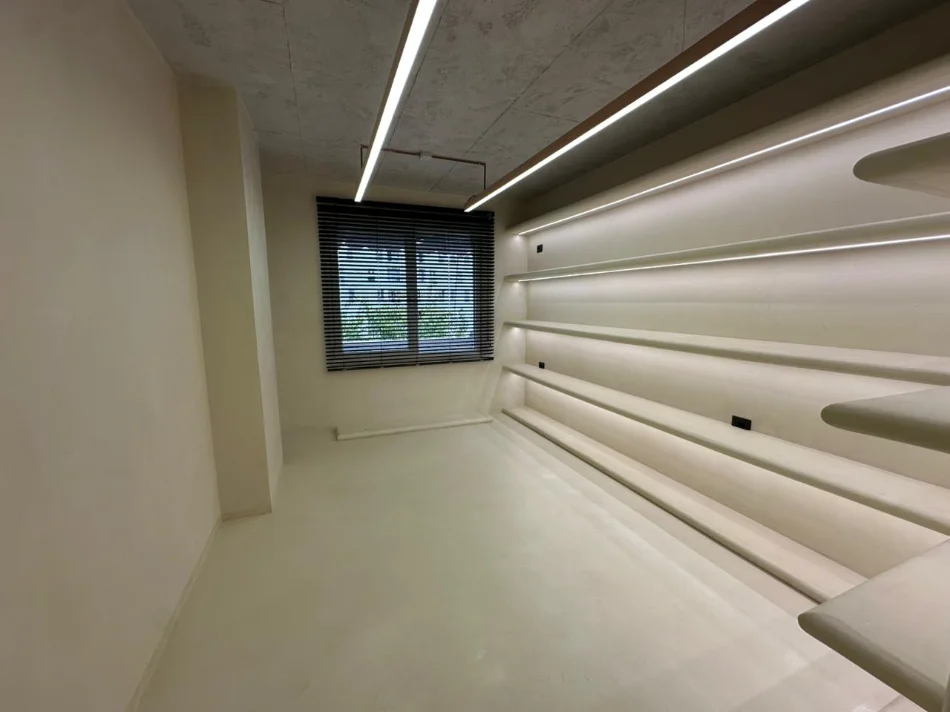 Tirane, jepet me qera ambjent biznesi Kati 1, 66 m² 800 € (Rruga Anton Lufi)