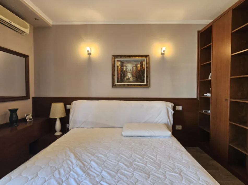 Tirane, shitet apartament 3+1 Kati 8, 140 m² 290.000 € 