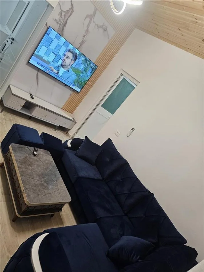 Tirane, jepet me qera shtepi 1+1+Ballkon Kati 1, 60 m² 450 € (rruga Pandi Dardha)