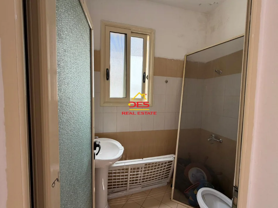Vlore, shitet apartament 2+1+Ballkon Kati 5, 97 m² 167.000 € (Rruga Gjergj Arianiti)