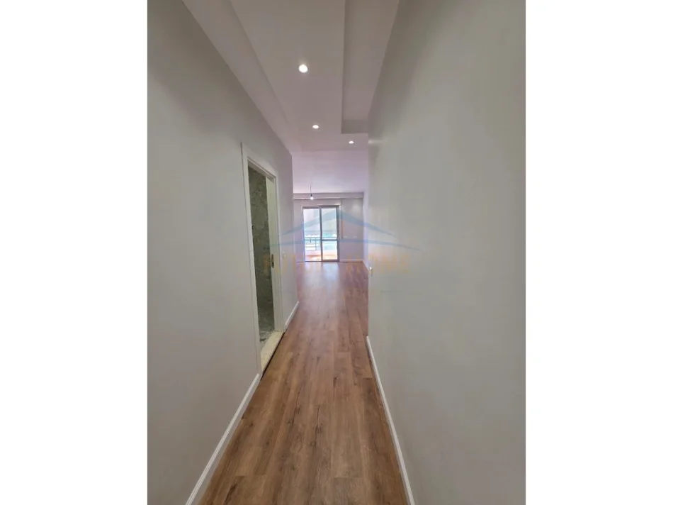 Tirane, shitet apartament 2+1+2 Kati 6, 110 m² 149.000 € (FRESK , Restorant Deliu)