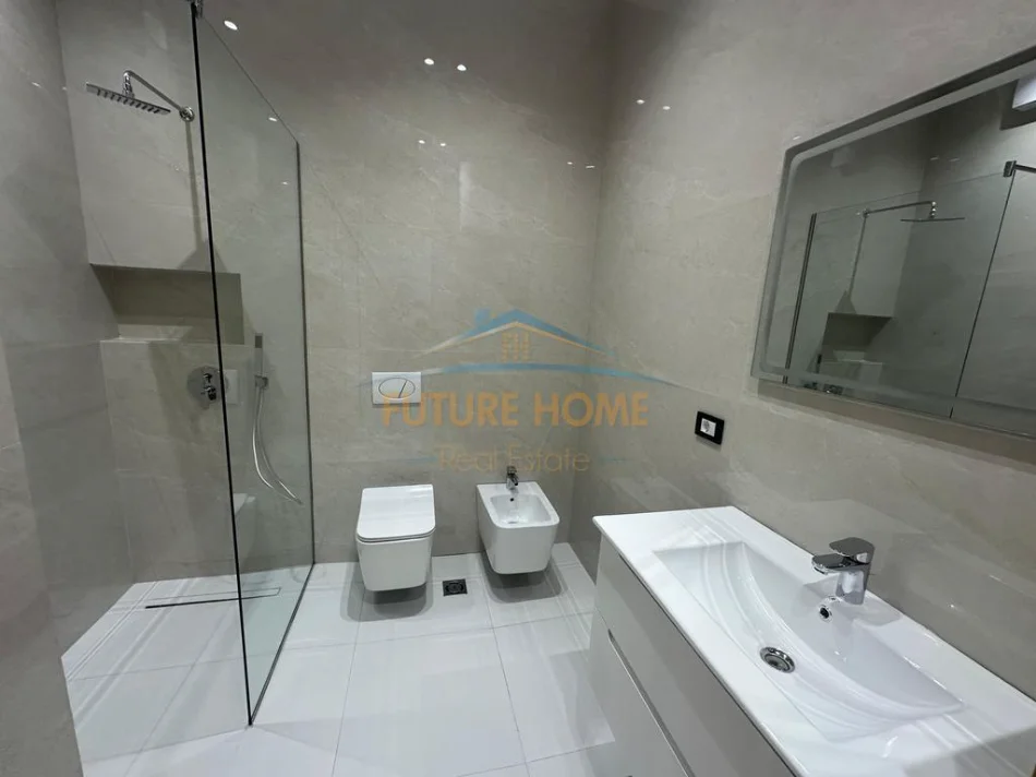 Tirane, jepet me qera apartament 1+1+PARKIM , Kati 6, 75 m² 1.000 € (KOMPLEKSI DELIJORGJI)