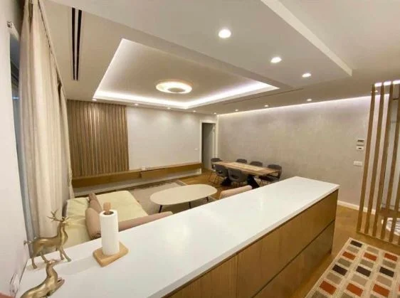 Tirane, jepet me qera apartament 2+1+Ballkon Kati 6, 126 m² 1.250 € (Delijorgji)