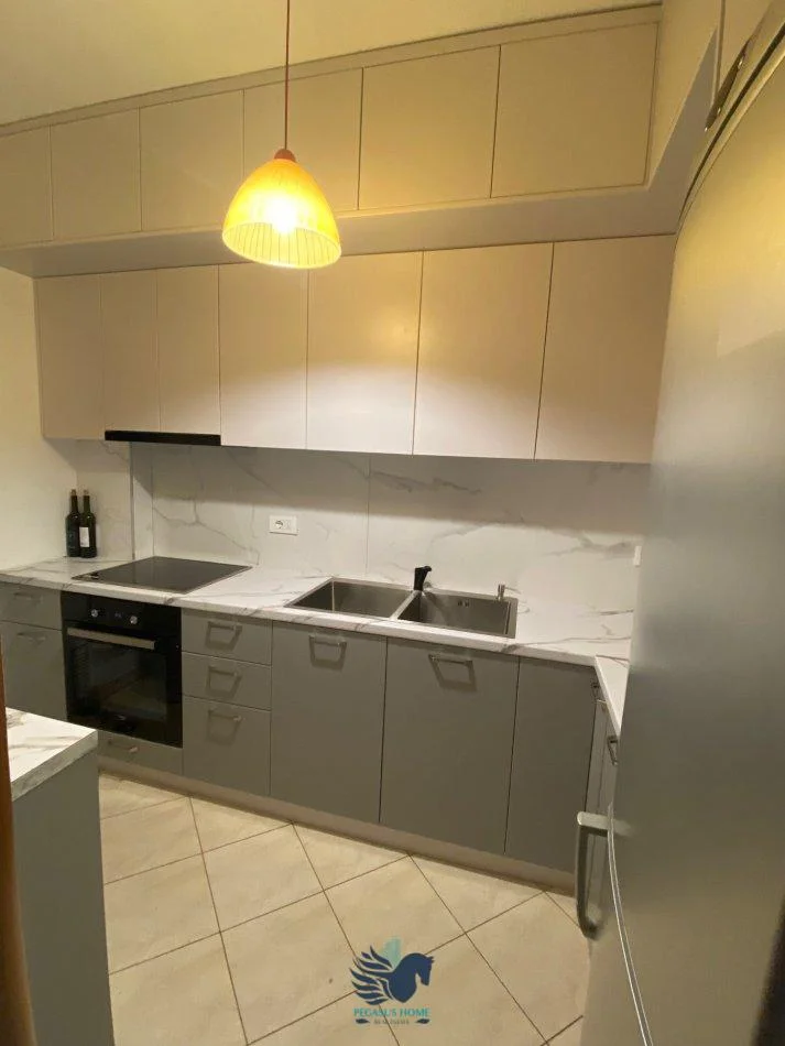 Jepet Me Qera Apartament 2+1+Garazhd Perballe Delijorgjit [ID P02148]