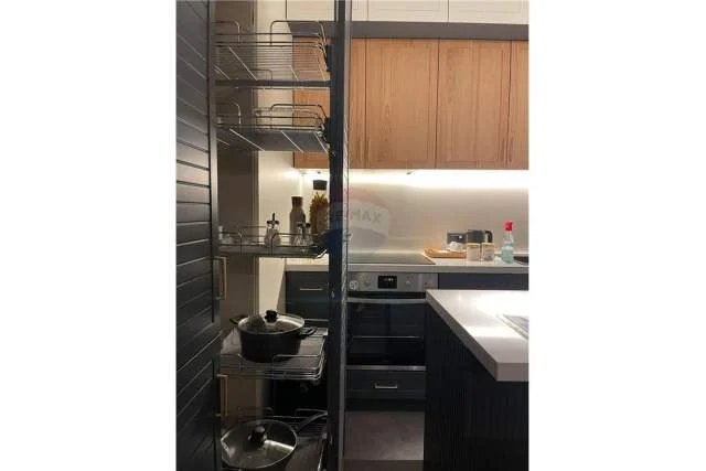 Tirane, jepet me qera apartament 1+1 Kati 9, 74 m² 950 Euro (Kompleksi Delijorgji)