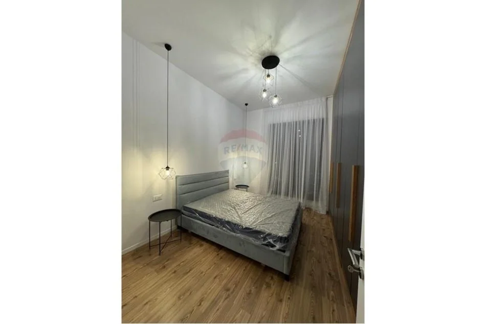 Tirane, jepet me qera apartament 1+1 , 76 m² 800 € (Kompleksi Delijorgji)