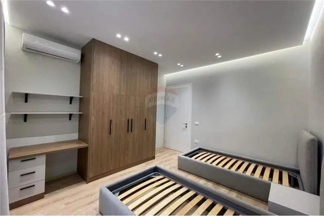 Tirane, jepet me qera apartament 2+1 Kati 2, 106 m² 1.200 Euro (Kompleksi Delijorgji)