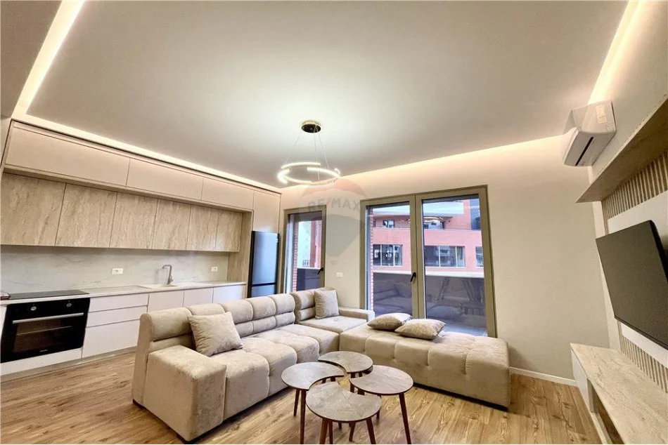 Tirane, jepet me qera apartament 1+1 Kati 7, 70 m² 800 € 