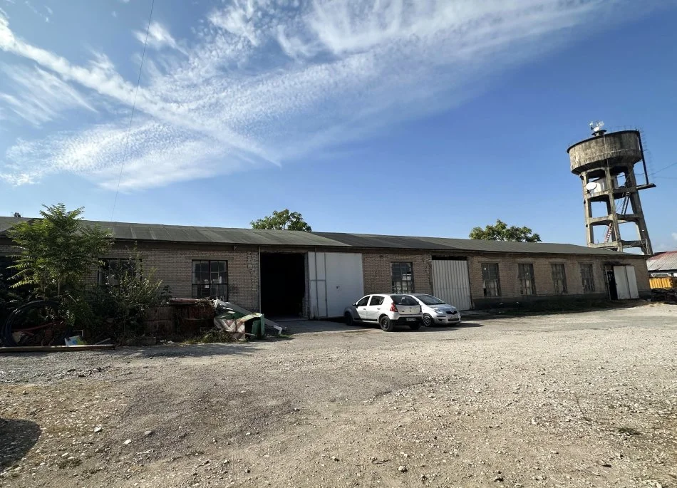 Tirane, jepet me qera ambjent biznesi , 714 m² 5.100 € (Rr. 5 Maji)