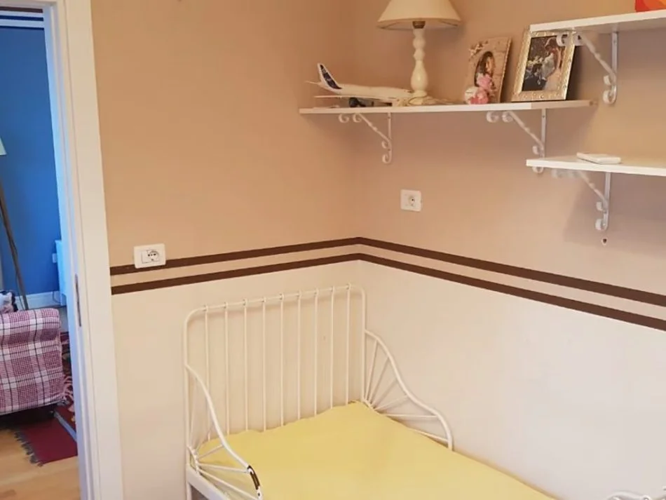 Tirane, jepet me qera apartament 3+1+Ballkon Kati 3, 133 m² 1.200 € (Kodra e Diellit)