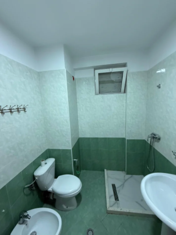 Tirane, shitet apartament 2+1 Kati 5, 86 m² 131.000 € (Bulevardi Migjeni)