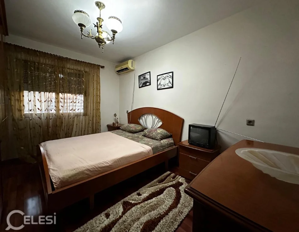 Tirane, jepet me qera apartament 2+1+Ballkon Kati 5, 100 m² 550 € (Rruga fortuzi)