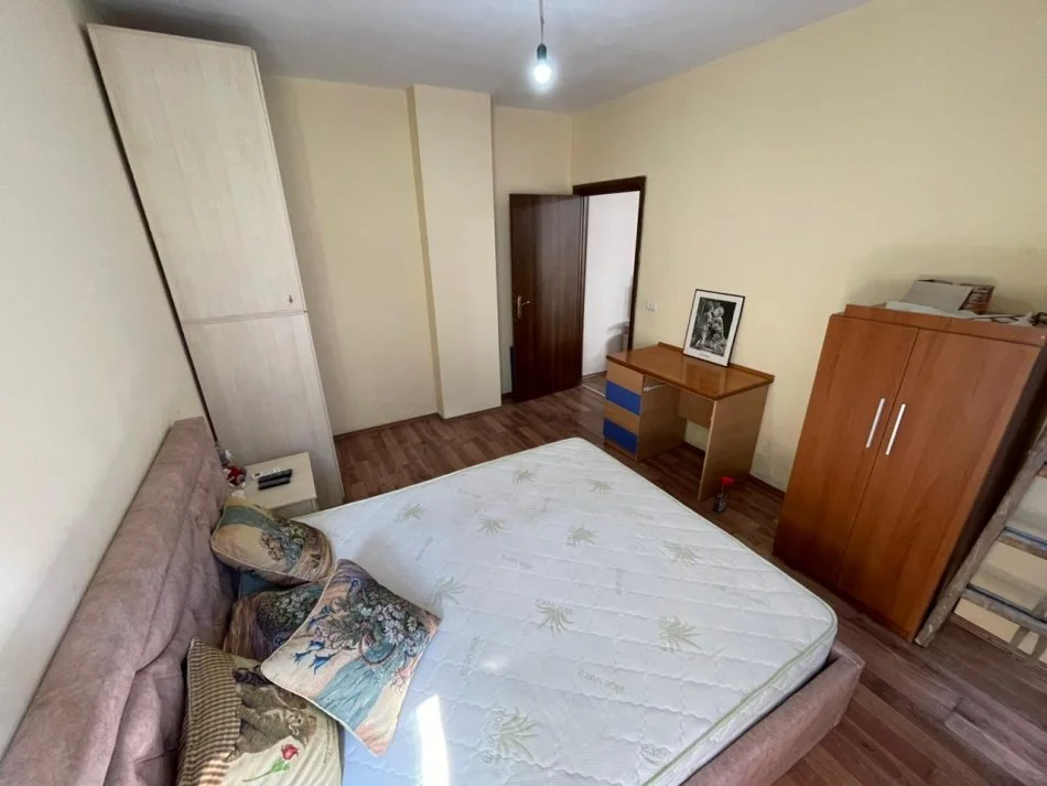 Tirane, jap me qera apartament 2+1+Ballkon Kati 2, 115 m² (Don Bosko, prane hotel Ferrarit)