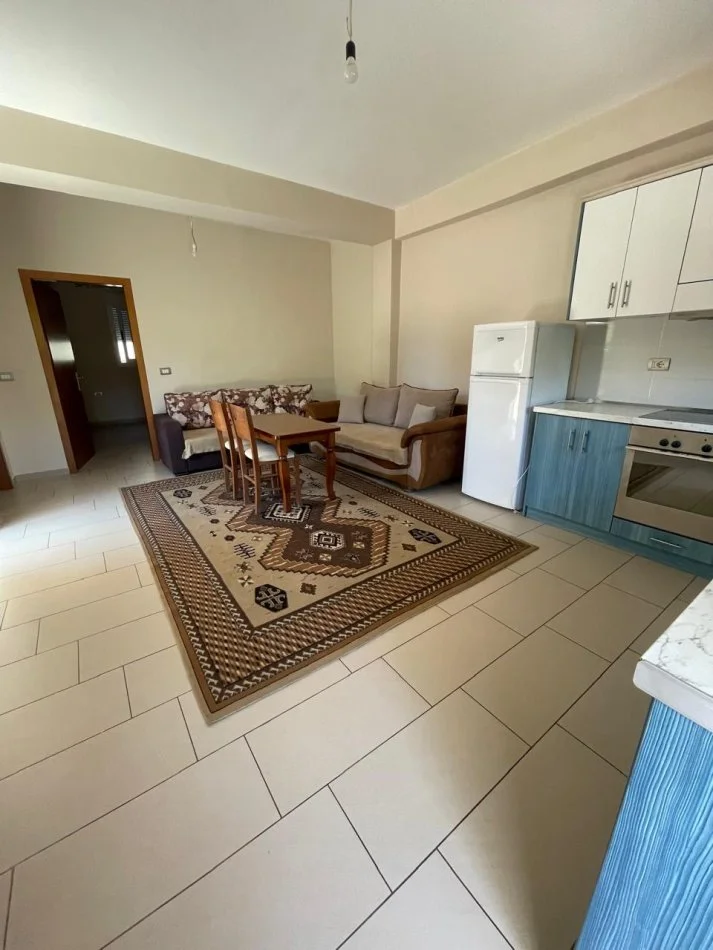 Tirane, jepet me qera shtepi 1+1 Kati 1, 65 m² 300 € 