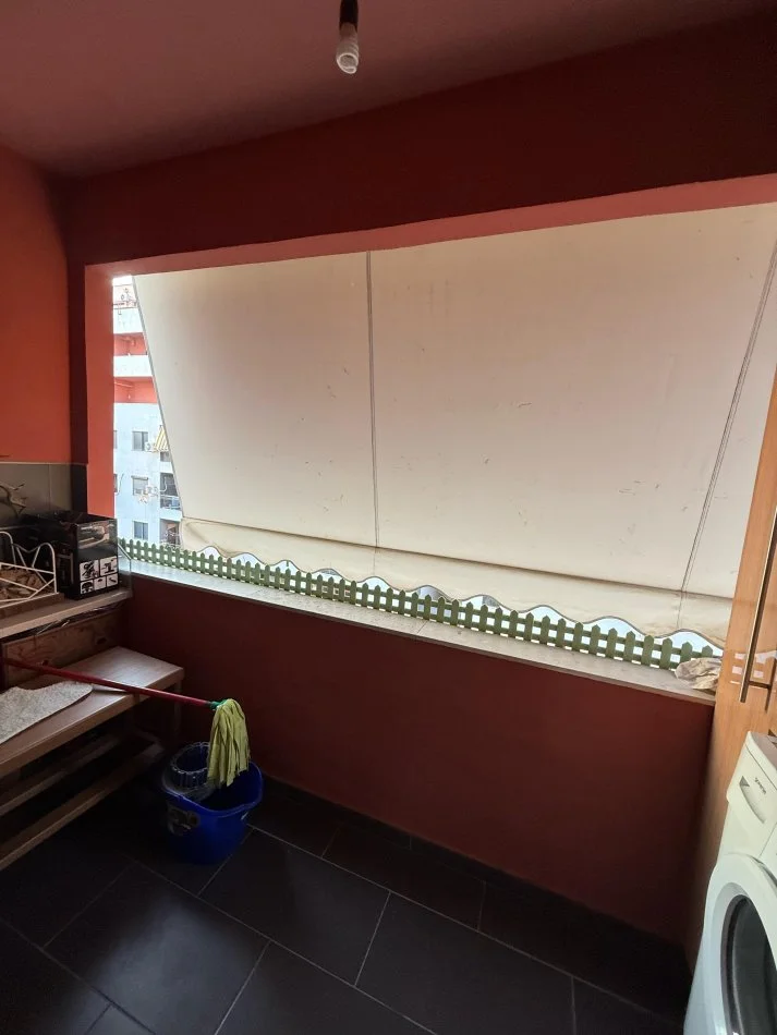 Tirane, jepet me qera apartament 2+1+2Ballkone Kati 6, 120 m² 500 € (Yzberisht)