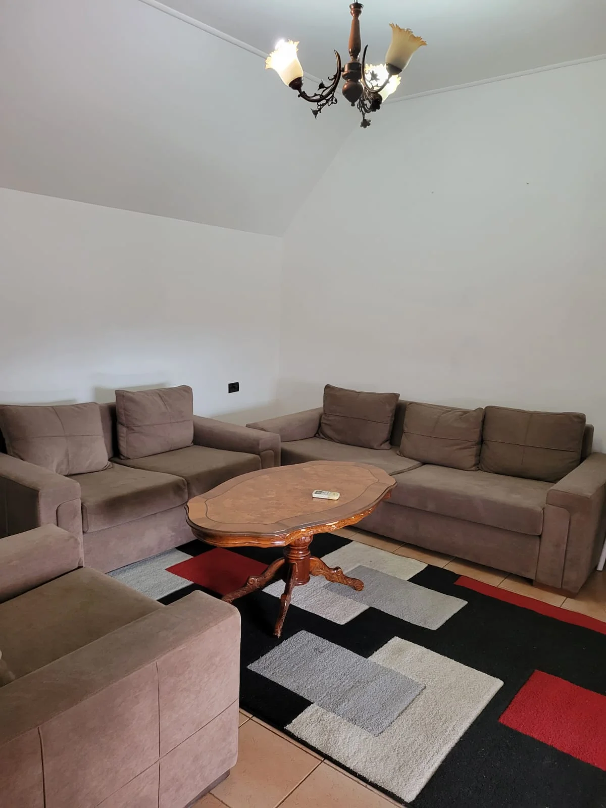 Apartament me qira 1+1 shtepi private Selit