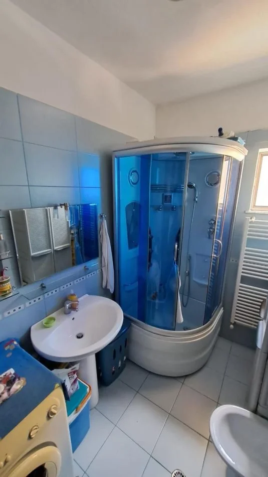 Tirane, jepet me qera apartament 2+1 Kati 4, 90 m² 600 € (Bar Agroni Fusha e Aviacionit)