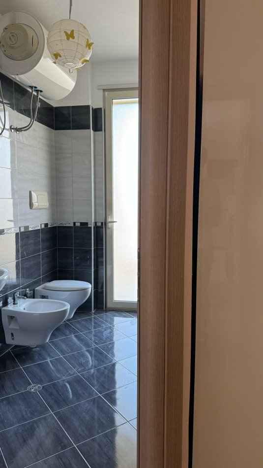 Shqiperi, jepet me qera apartament 2+1 Kati 3, 80 m² 650 € (RRUGA PETI)